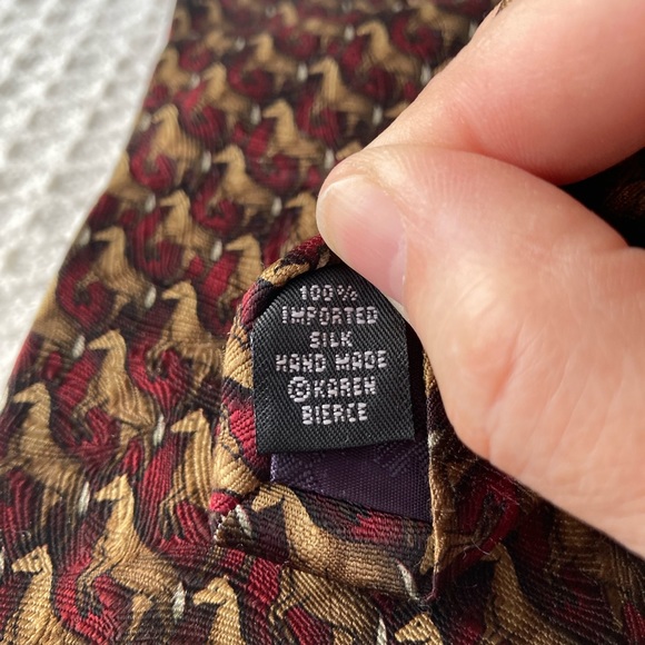 The Nature Conservancy Mens Prezwalski’s Wild Horse Print 100% Silk Tie - Picture 4 of 5